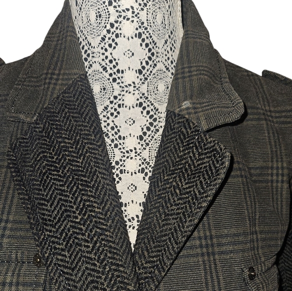 Tricot Chic Italy Gorgeous Jacket - Picture 16 of 16